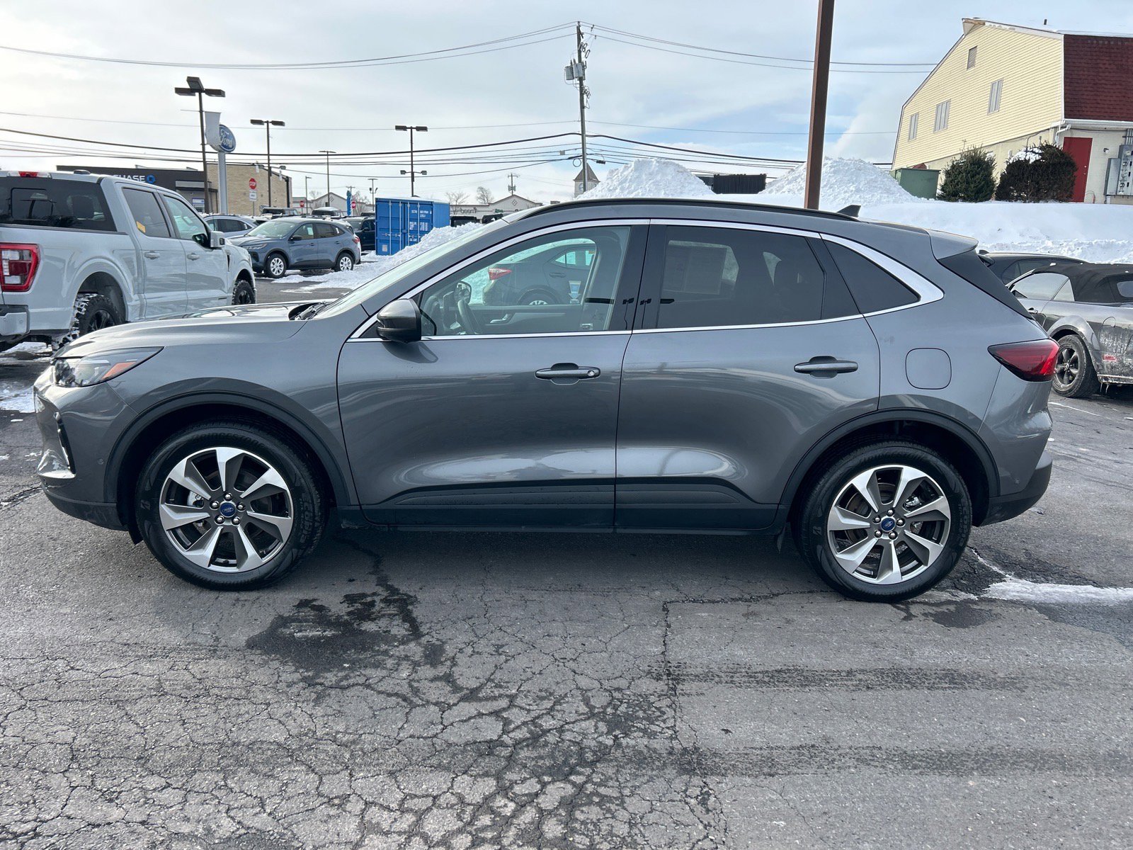 Certified 2023 Ford Escape Platinum w/ Premium Technology Package image 4