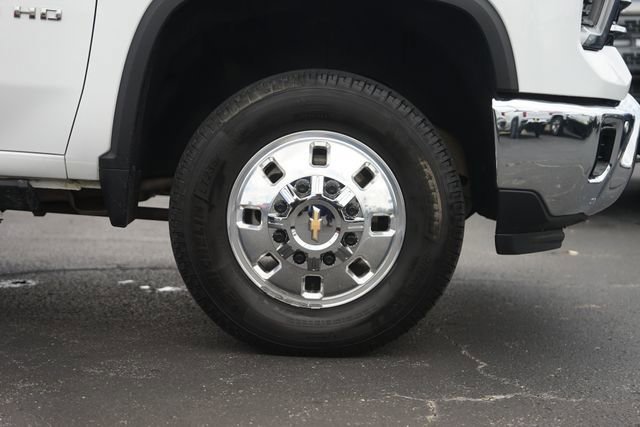 Used 2024 Chevrolet Silverado 3500 LTZ w/ LTZ Convenience Package AWD/4WD image 4