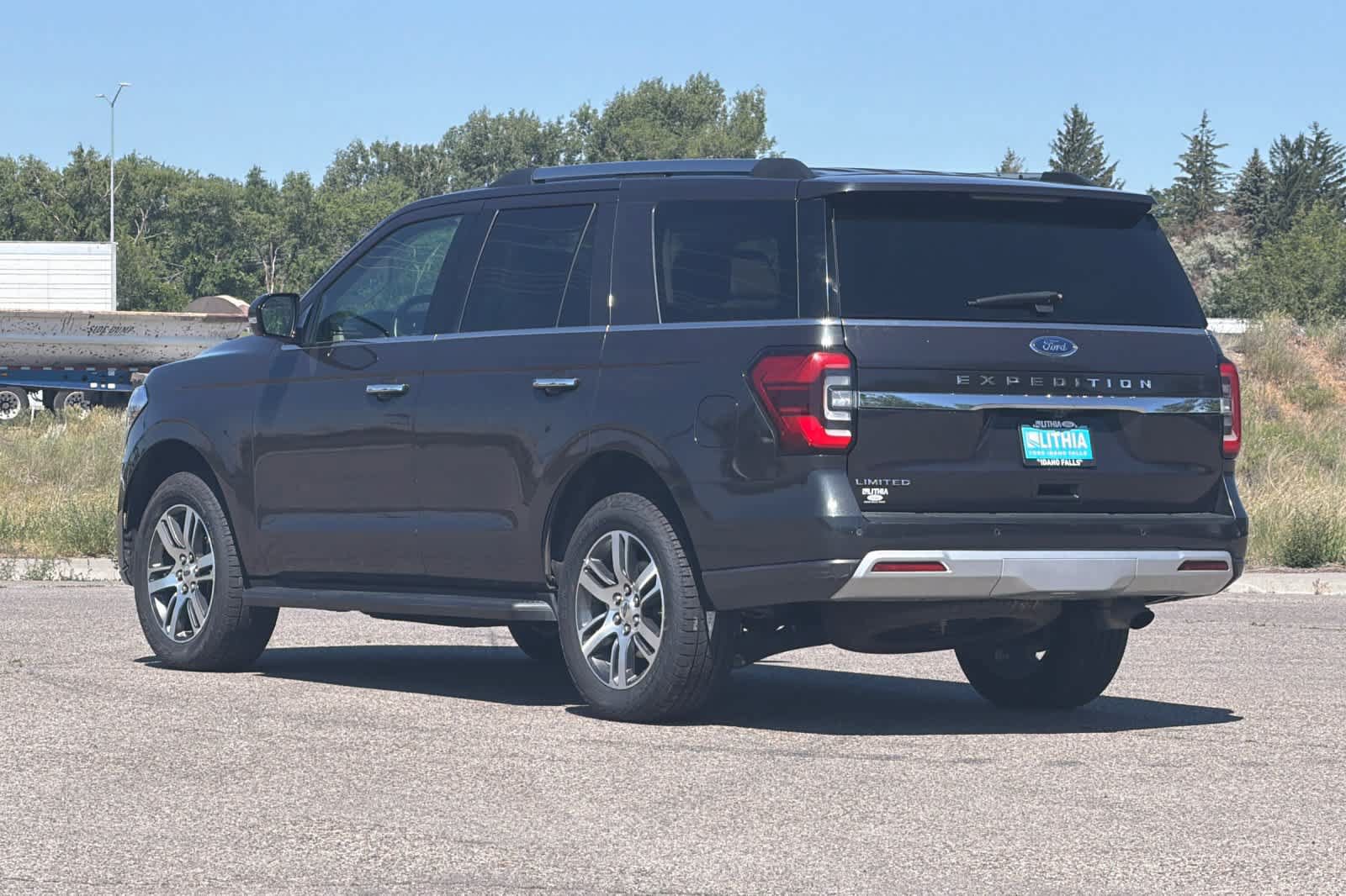 Certified 2024 Ford Expedition Limited AWD/4WD image 6