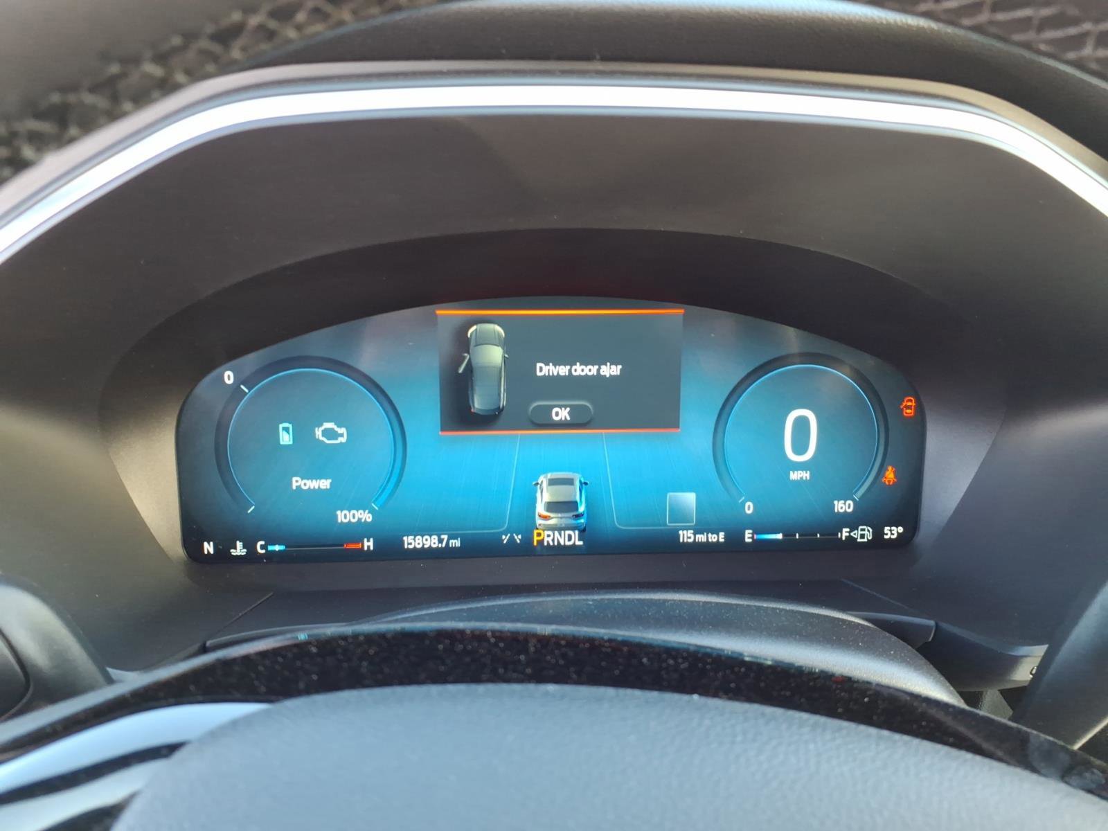 Certified 2025 Ford Escape Platinum w/ Class II Trailer Tow Package image 16