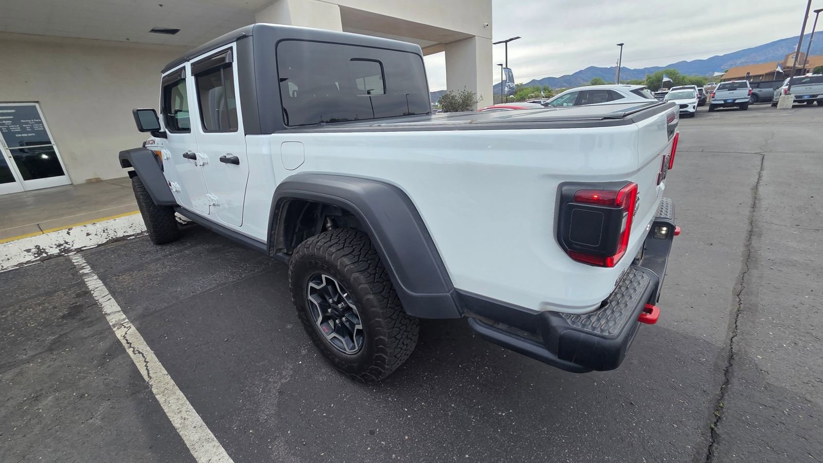 Used 2021 Jeep Gladiator Rubicon AWD/4WD image 3