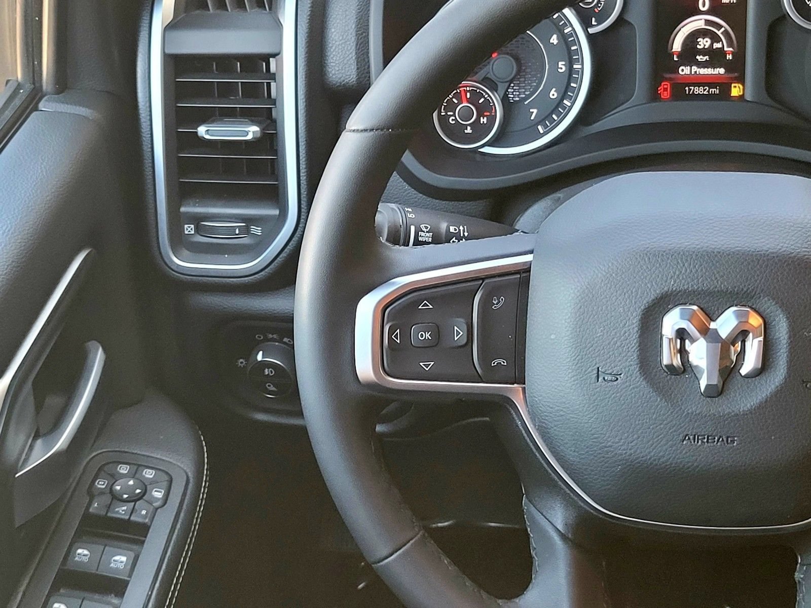 Used 2025 RAM 2500 Big Horn AWD/4WD image 13