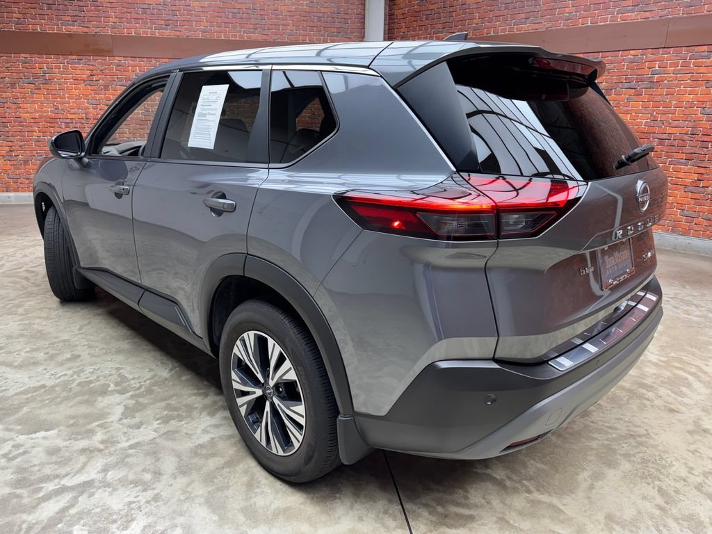 Used 2023 Nissan Rogue SV AWD/4WD image 2
