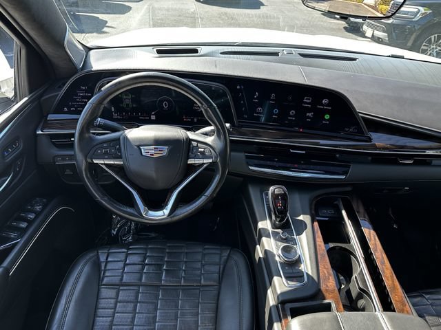 Used 2023 Cadillac Escalade Sport Platinum w/ LPO, ONYX Package AWD/4WD image 13