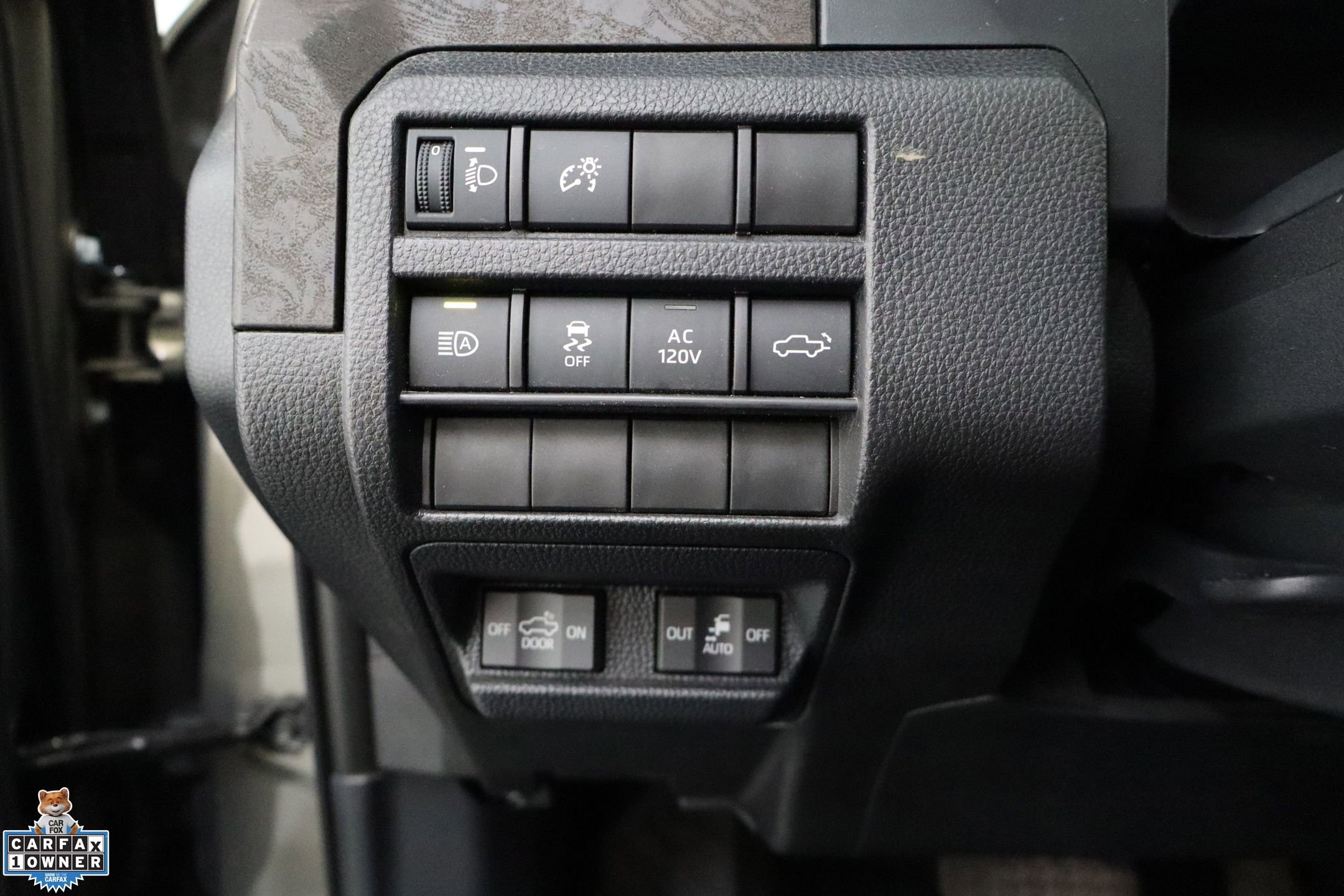 Used 2024 Toyota Tacoma Limited image 14