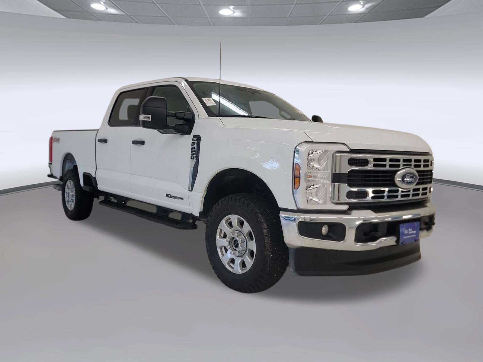 Certified 2024 Ford F250 XLT w/ FX4 Off-Road Package AWD/4WD image 5