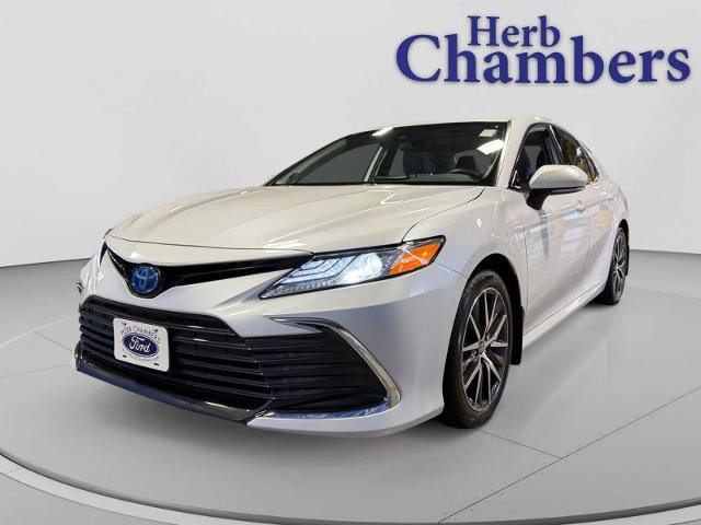 Used 2024 Toyota Camry XLE w/ Navigation Package FWD image 10