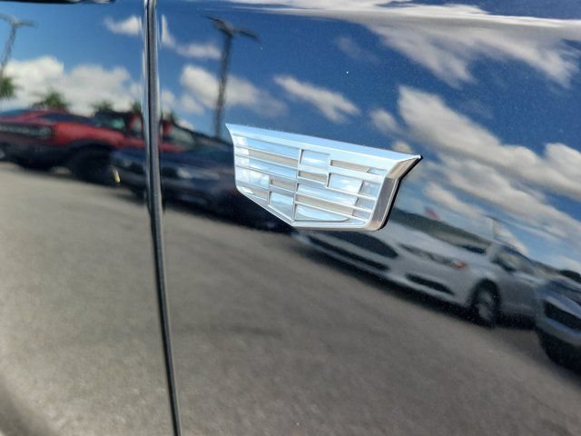 Used 2022 Cadillac XT4 Premium Luxury w/ Enhanced Visibility Package FWD image 13