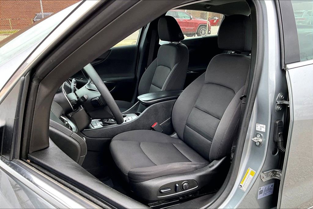 Used 2023 Chevrolet Malibu LT image 24