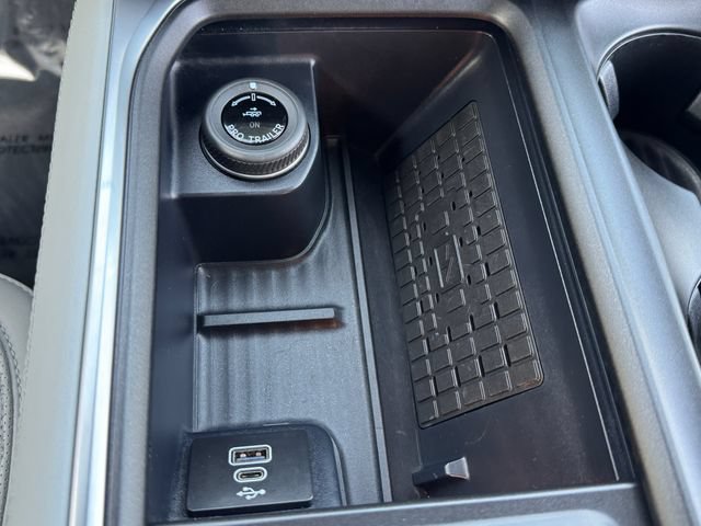 Certified 2025 Ford Expedition Platinum w/ Driver's Package AWD/4WD image 30