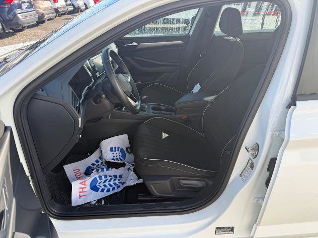 Used 2023 Volkswagen Jetta Sport image 11