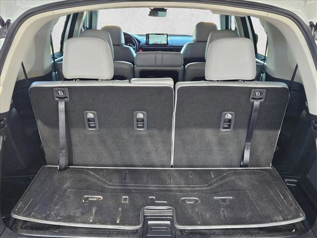 Used 2023 Honda Pilot Touring image 9