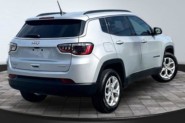 Used 2024 Jeep Compass Latitude AWD/4WD image 13
