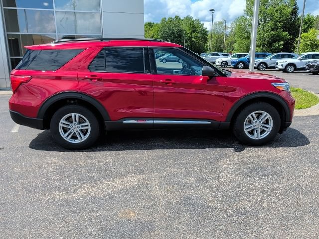 Certified 2020 Ford Explorer XLT w/ Comfort Package AWD/4WD image 8
