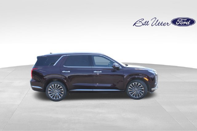 Used 2024 Hyundai Palisade Calligraphy FWD image 3
