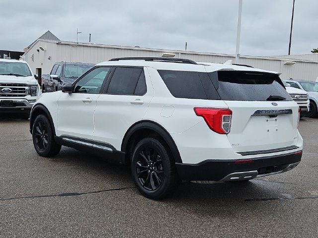 Certified 2023 Ford Explorer XLT w/ Equipment Group 202A AWD/4WD image 3