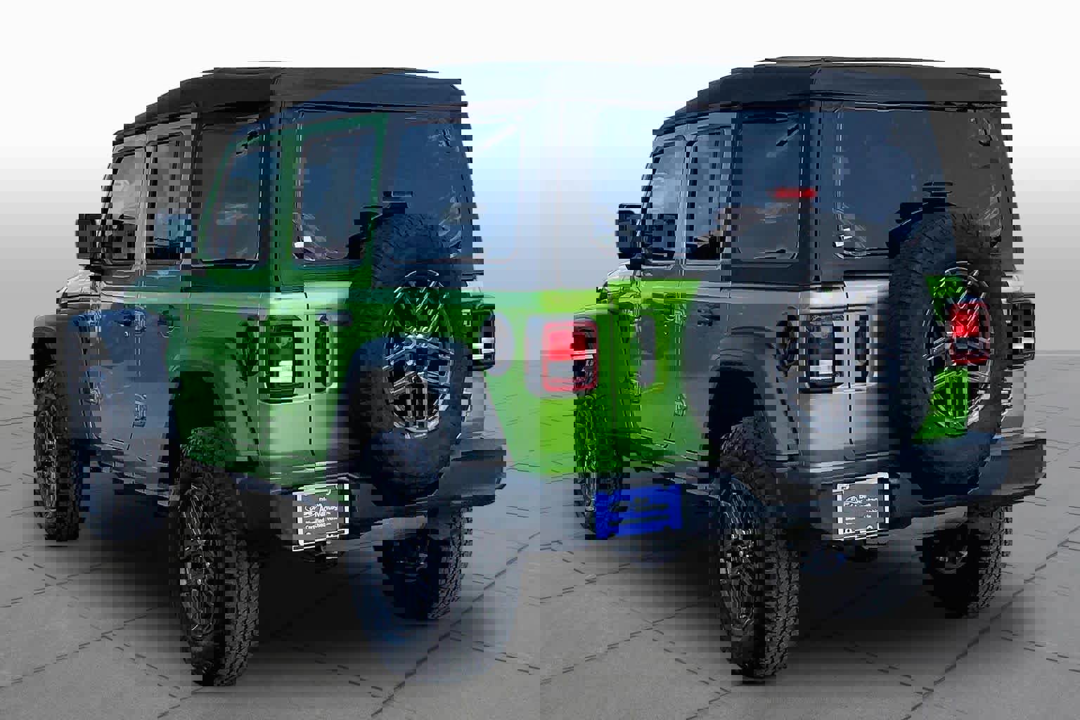 Used 2025 Jeep Wrangler Sport S image 4