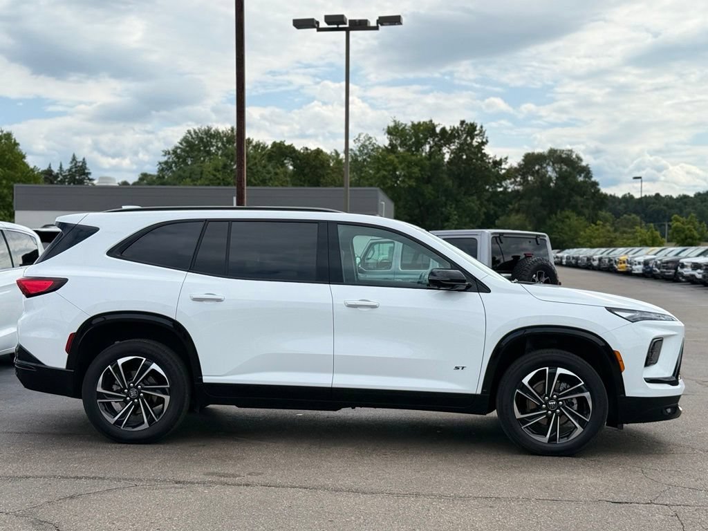 Used 2026 Buick Enclave Sport Touring w/ LPO, All-Weather Package AWD/4WD image 35