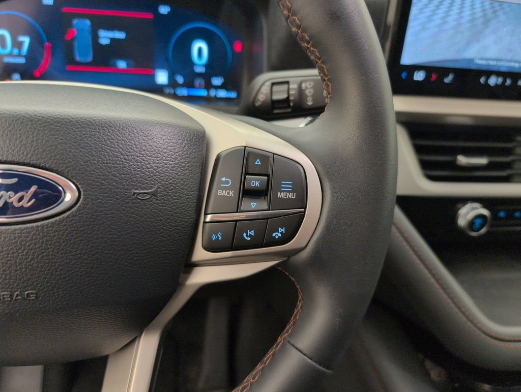 Certified 2025 Ford Explorer Active RWD image 39