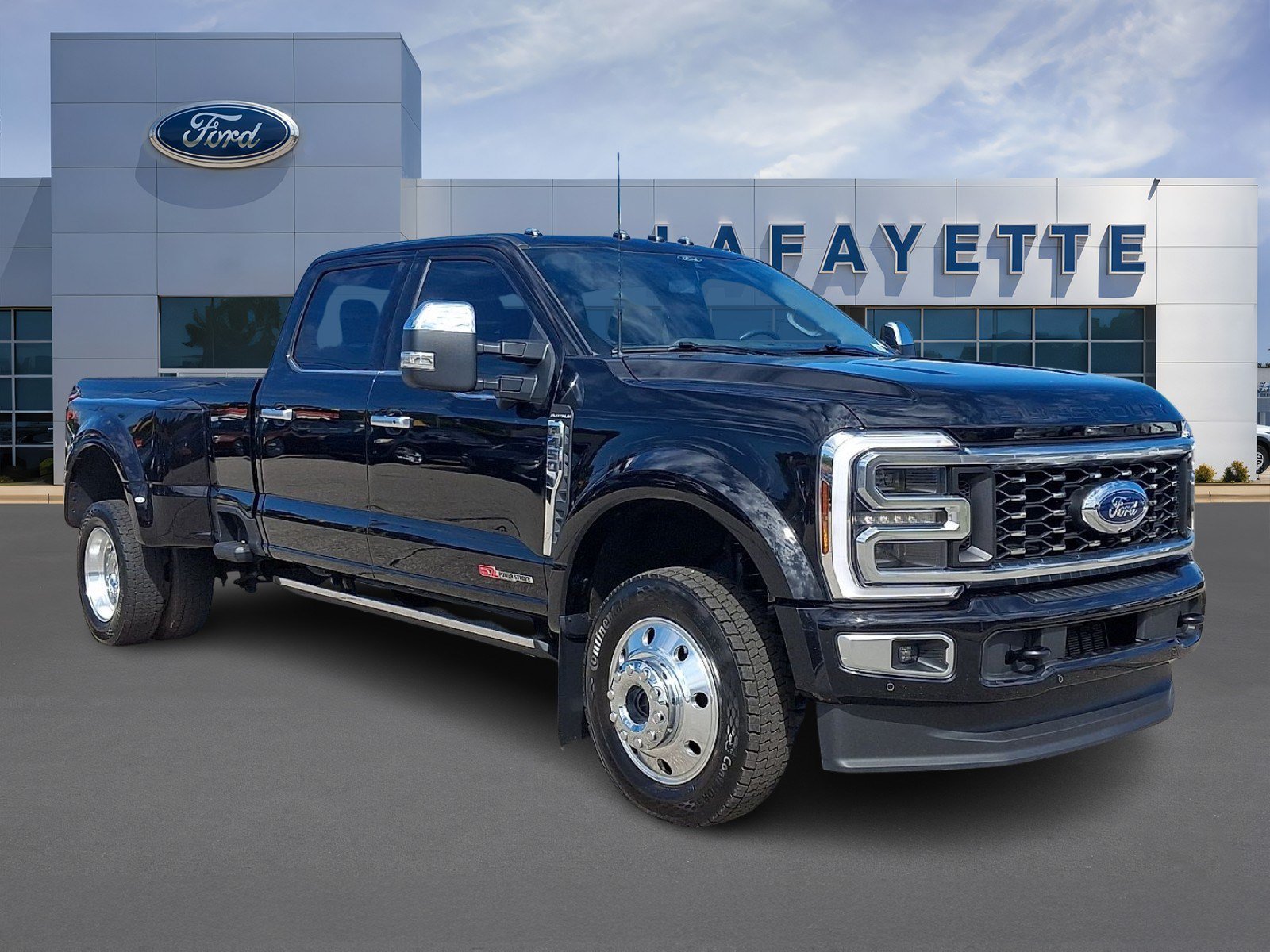Certified 2025 Ford F450 Platinum w/ Platinum Plus Package AWD/4WD image 1
