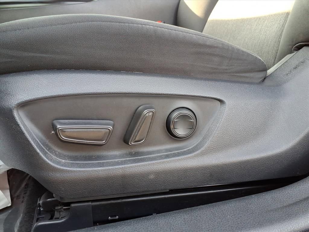 Used 2019 Toyota Camry LE image 17