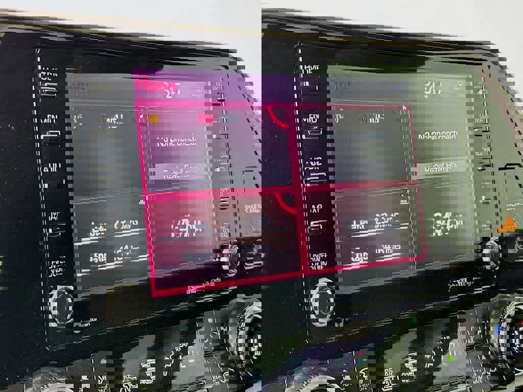 Used 2020 Toyota Highlander XLE image 20