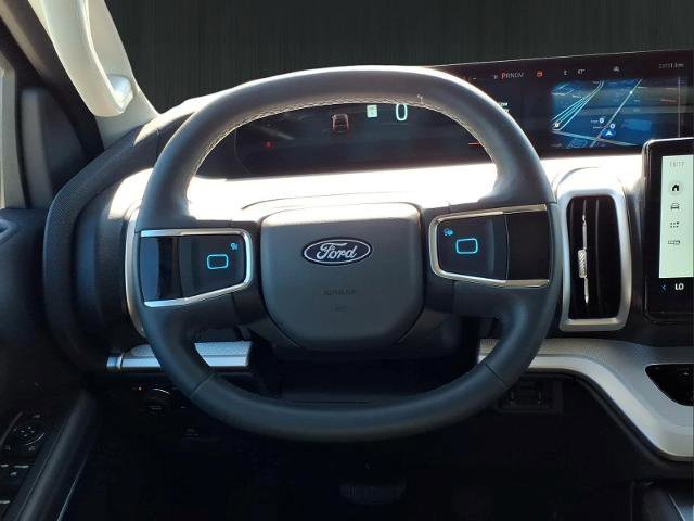 Certified 2025 Ford Expedition Active image 19