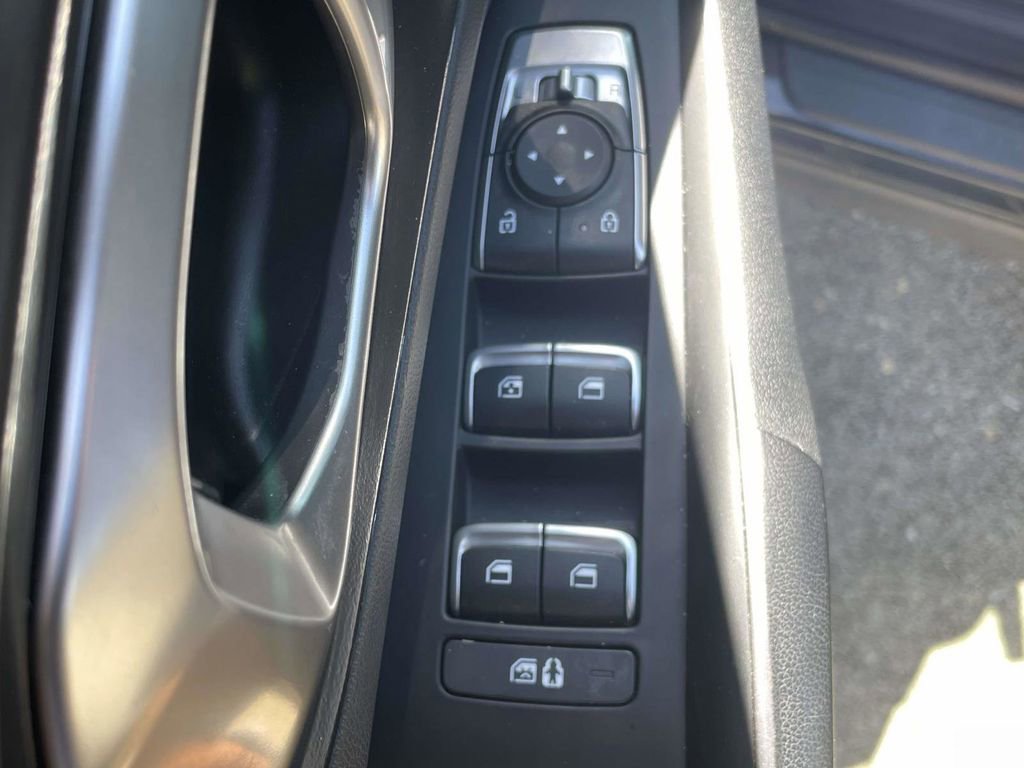 Used 2022 Kia Sorento S FWD image 16