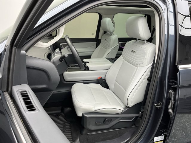 Certified 2025 Ford Expedition Platinum w/ Platinum Ultimate Package AWD/4WD image 13