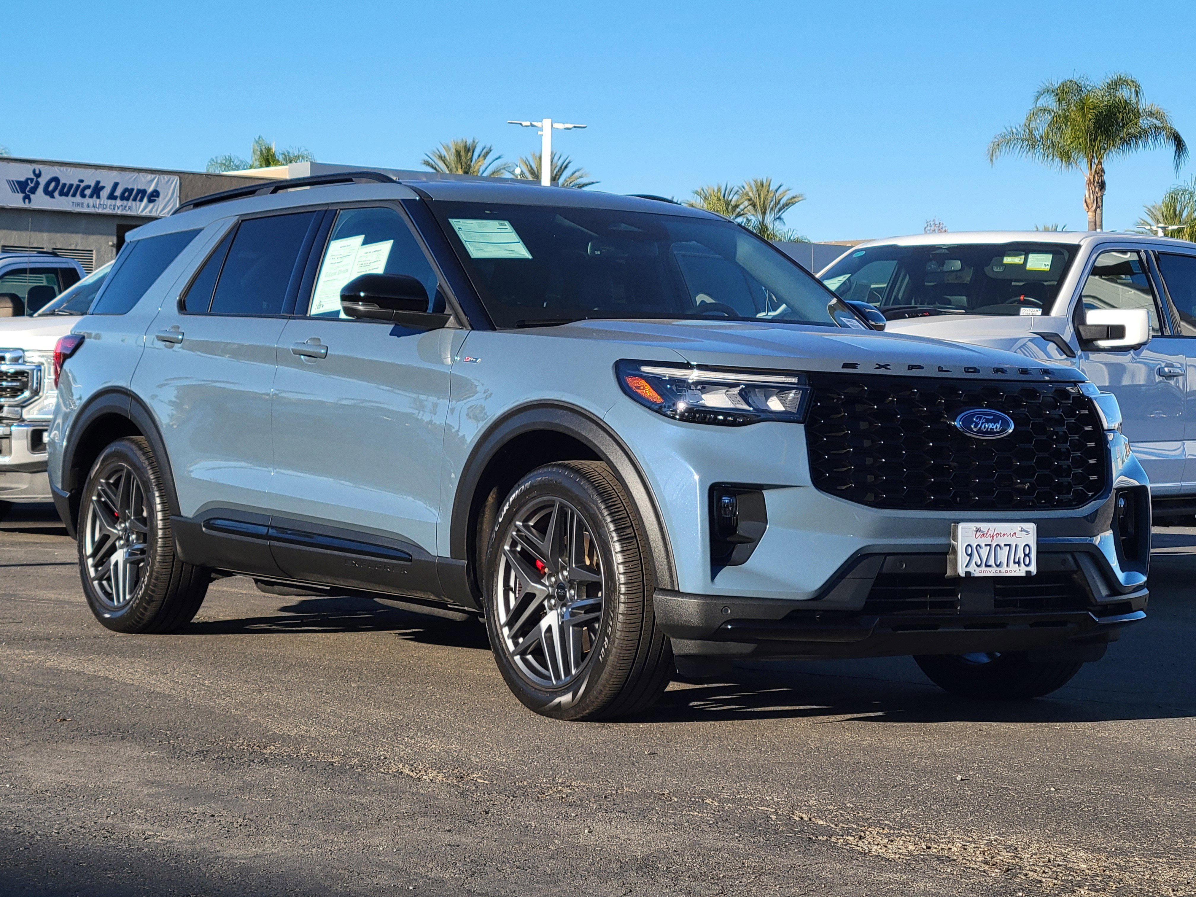 Certified 2025 Ford Explorer ST-Line w/ Premium Package image 3