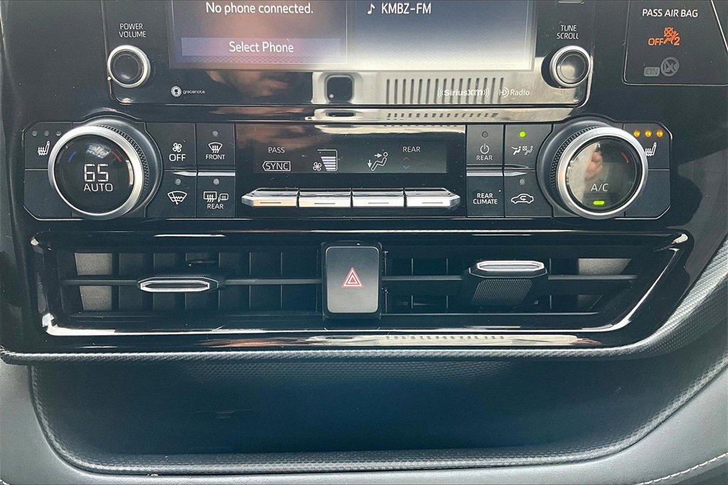 Used 2022 Toyota Highlander XSE image 32