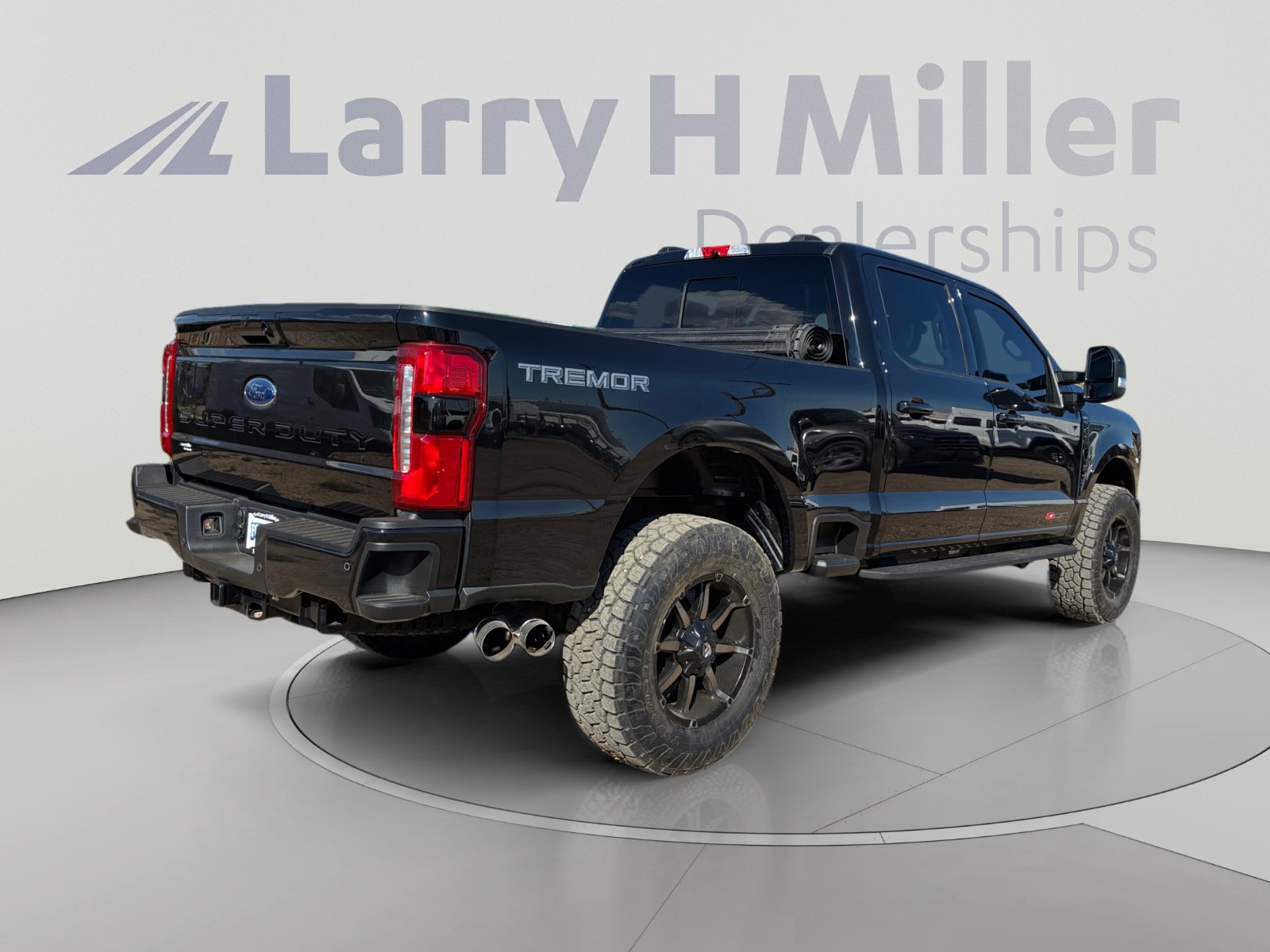 Certified 2024 Ford F250 Lariat w/ Lariat Ultimate Package AWD/4WD image 5