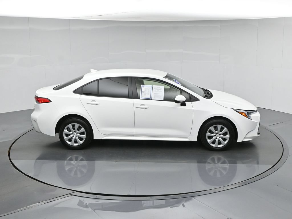 Used 2026 Toyota Corolla LE w/ Carpet Mat Package (TMS) FWD image 38