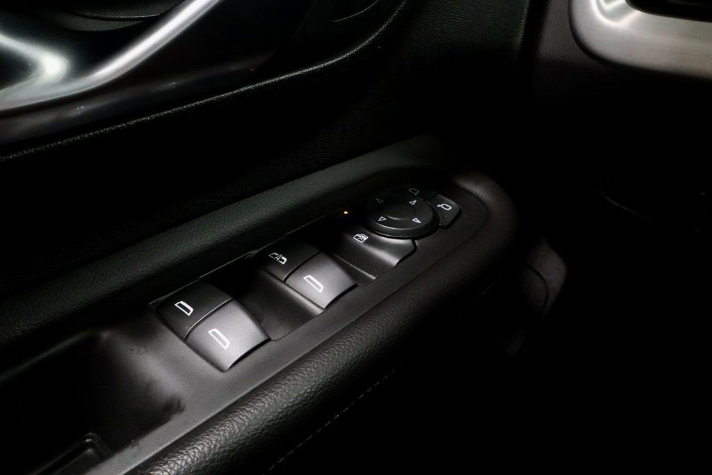 Used 2022 GMC Terrain SLE w/ Driver Convenience Package image 25