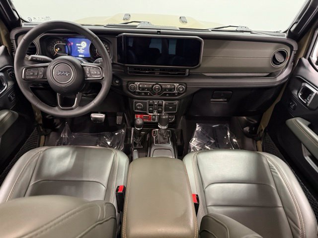 Used 2025 Jeep Gladiator Mojave w/ Convenience Group AWD/4WD image 31