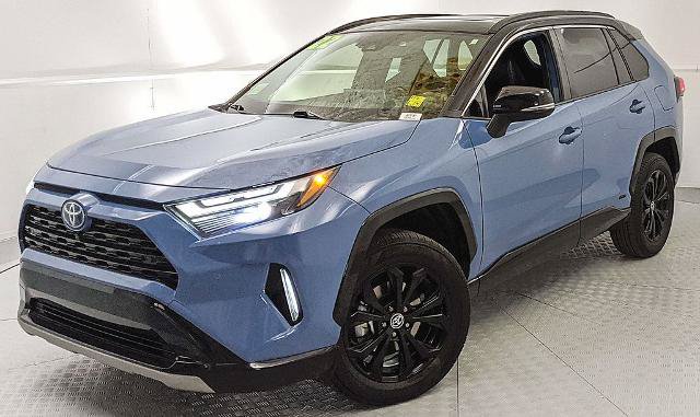 Used 2022 Toyota RAV4 XSE AWD/4WD image 6
