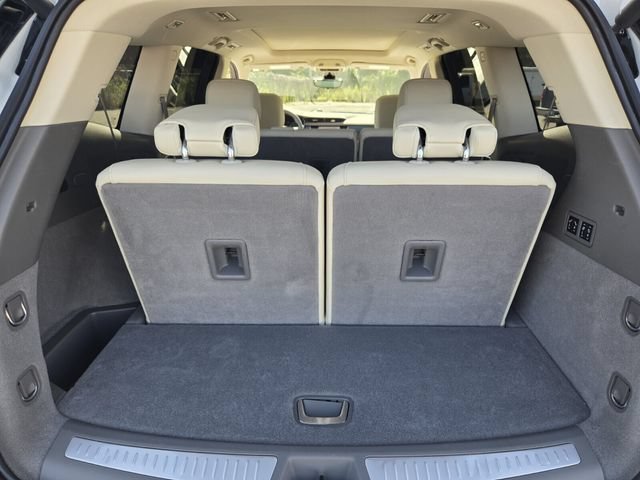 Used 2023 Cadillac XT6 Premium Luxury w/ Technology Package AWD/4WD image 19