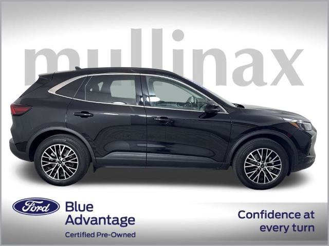 Certified 2025 Ford Escape SE w/ PHEV Premium Package image 2