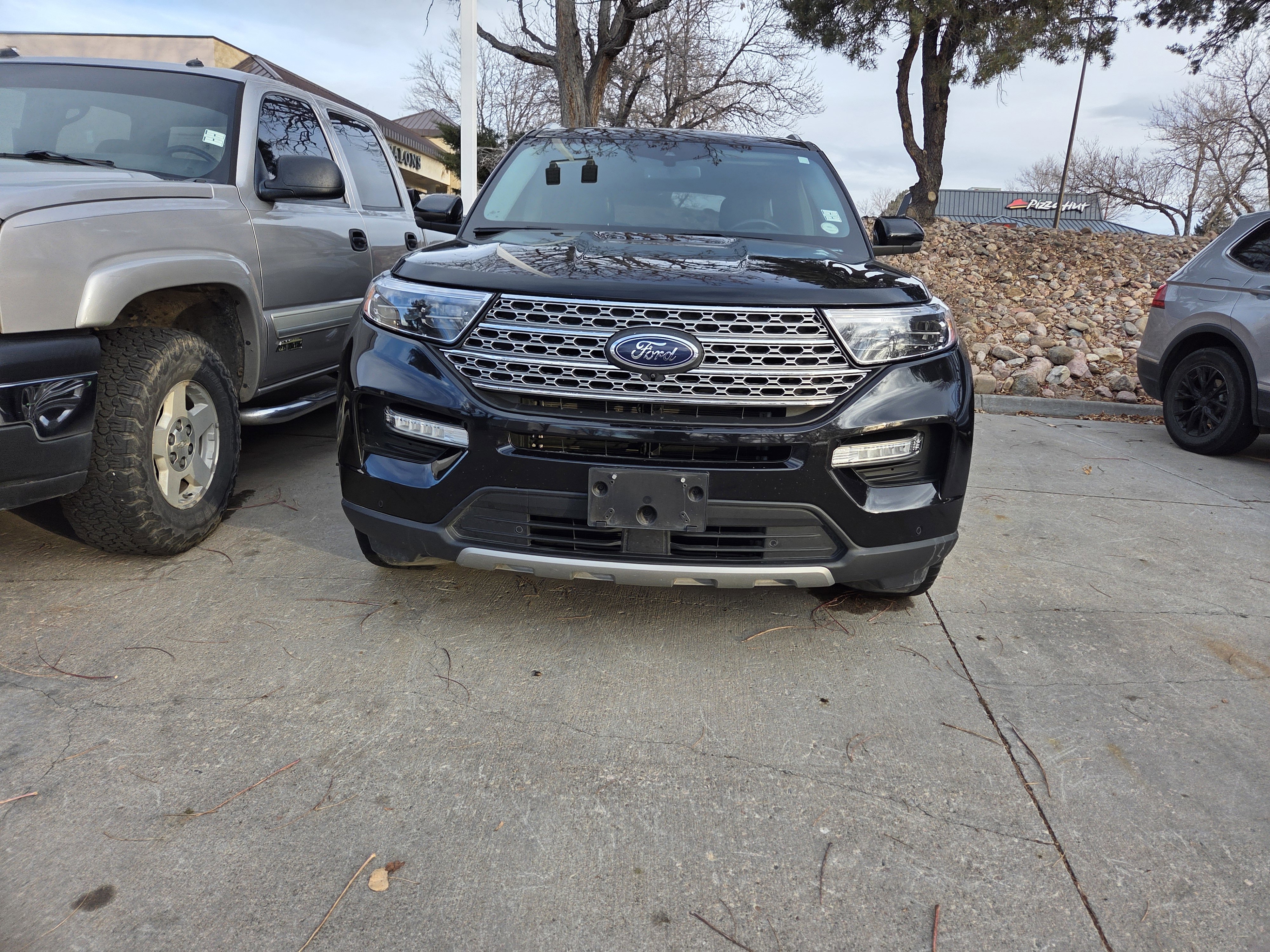 Certified 2021 Ford Explorer Limited w/ Equipment Group 301A image 2