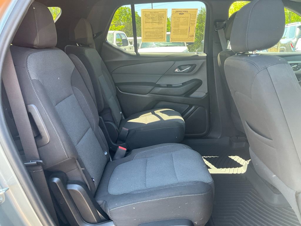 Used 2023 Chevrolet Traverse LT image 13