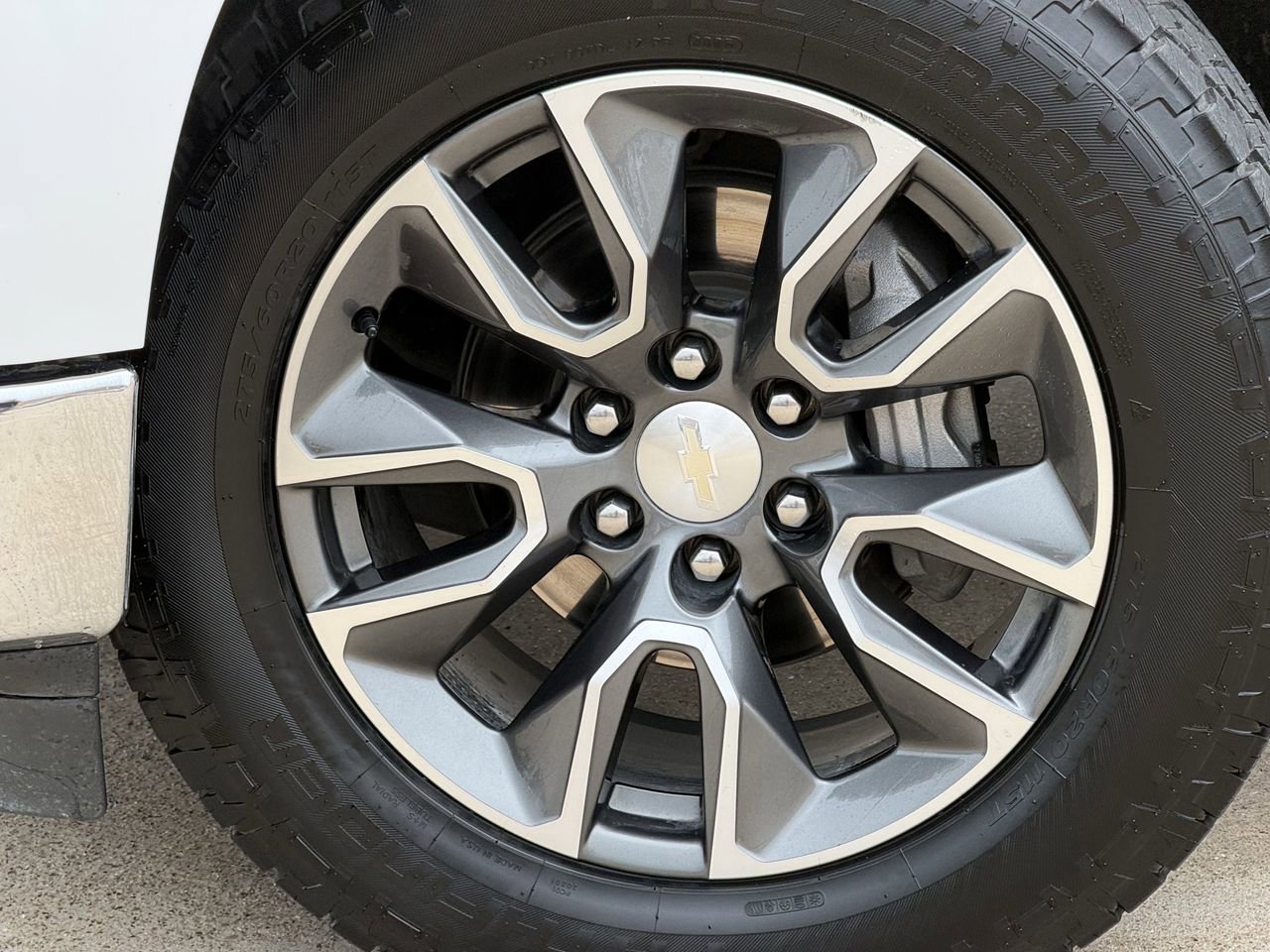 Used 2022 Chevrolet Silverado 1500 LT RWD image 9