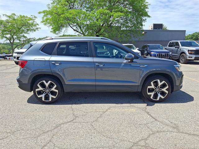 Used 2022 Volkswagen Taos SEL w/ Panoramic Sunroof Package AWD/4WD image 32