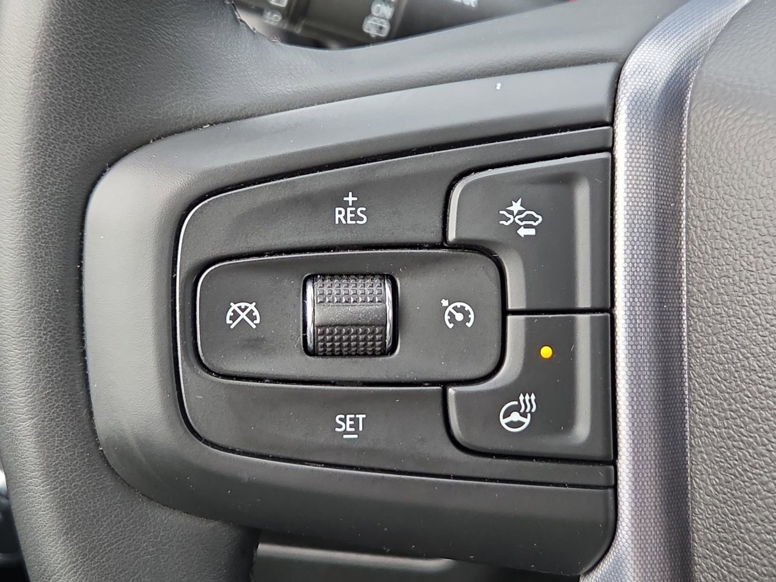 Used 2023 GMC Yukon XL SLT w/ SLT Premium Package image 20