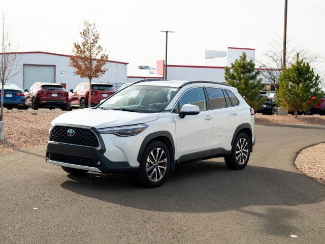 Used 2024 Toyota Corolla Cross XLE image 2