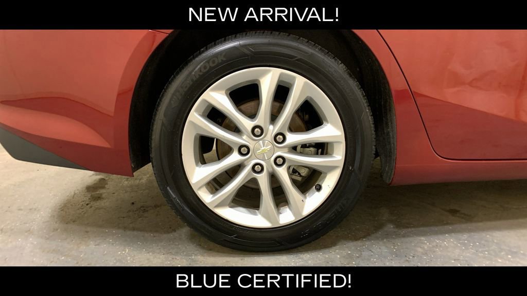 Used 2017 Chevrolet Malibu LT image 17