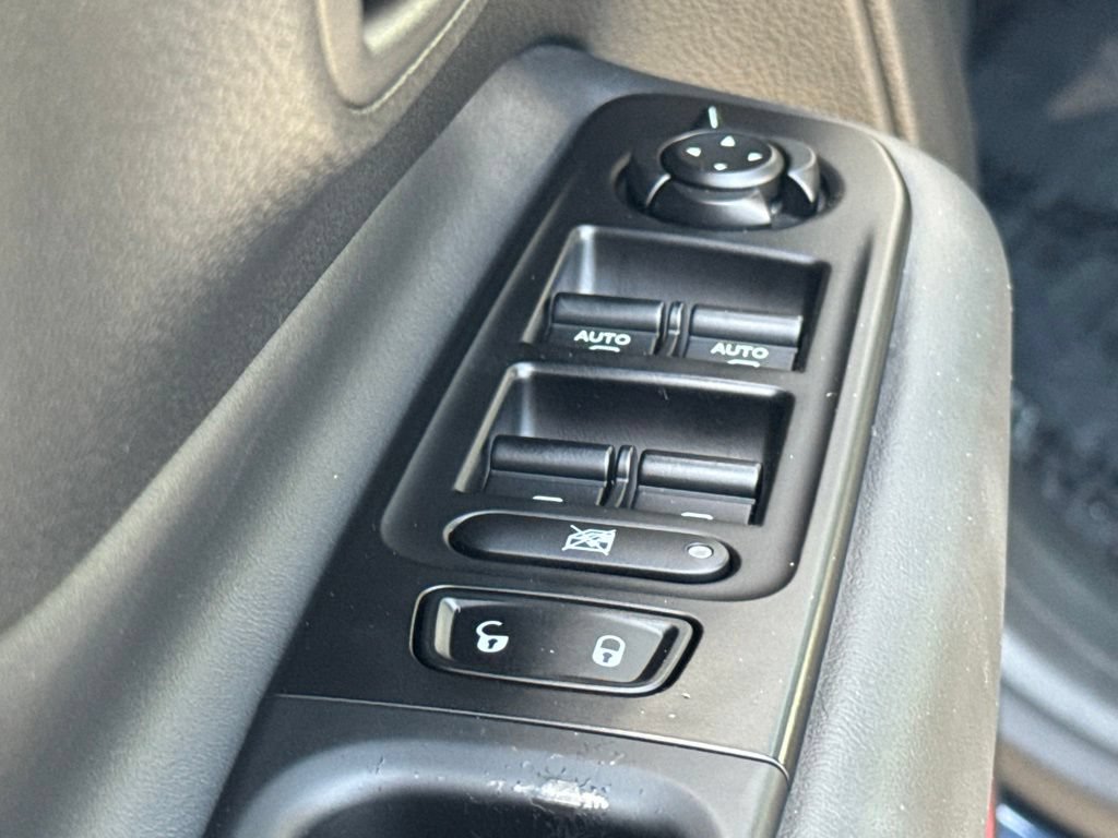 Used 2023 Jeep Renegade Trailhawk AWD/4WD image 25