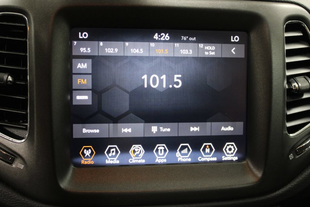 Used 2018 Jeep Compass Trailhawk w/ Leather Interior Group AWD/4WD image 45
