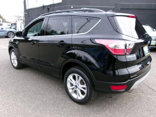 Certified 2017 Ford Escape SE w/ Equipment Group 201A image 4