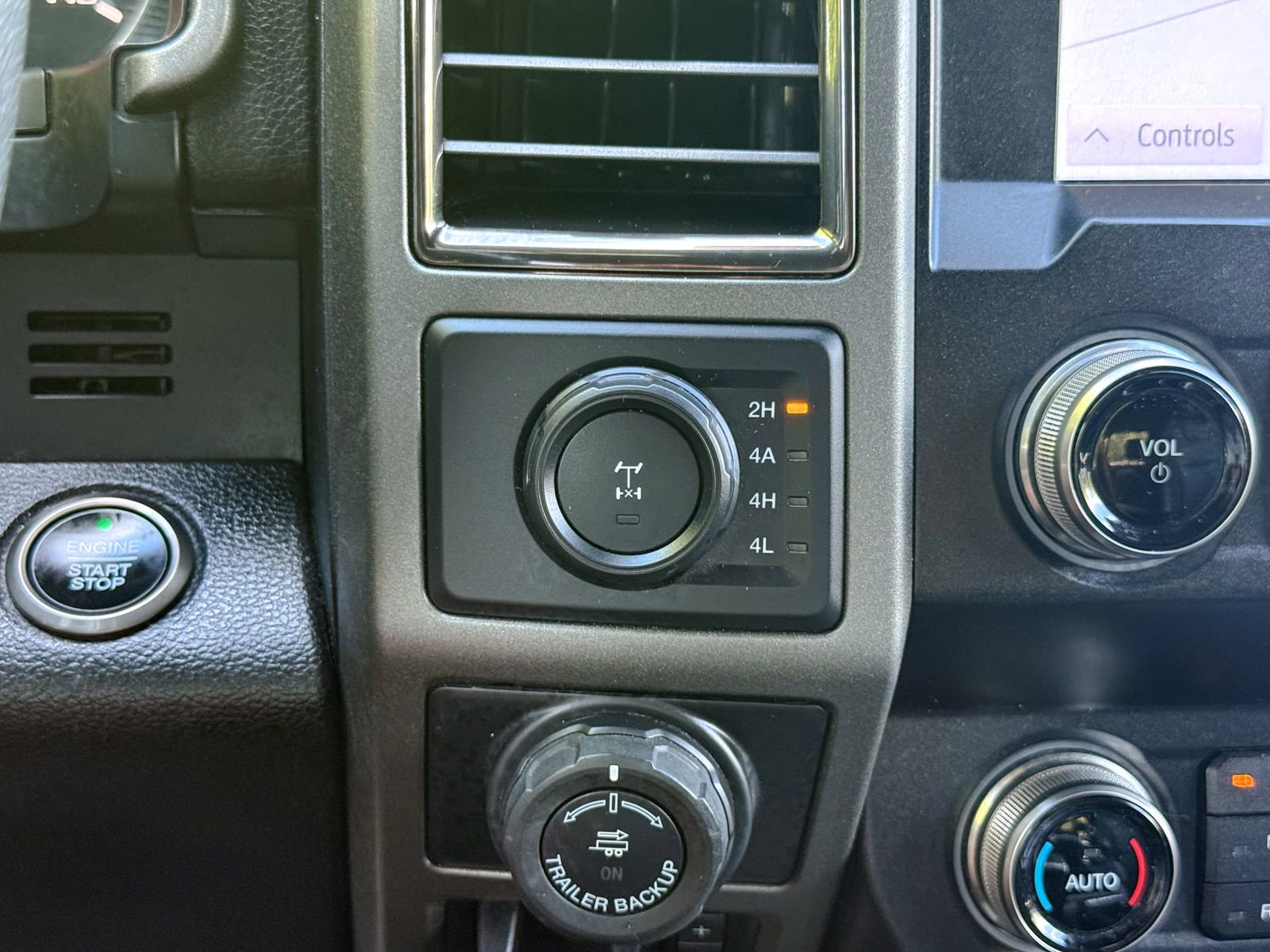 Certified 2019 Ford F150 Raptor w/ Equipment Group 802A Luxury AWD/4WD image 26