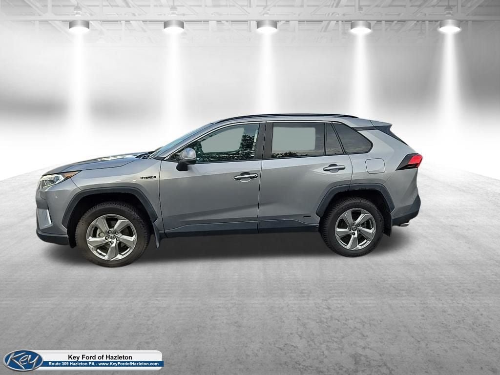 Used 2021 Toyota RAV4 XLE Premium AWD/4WD image 5